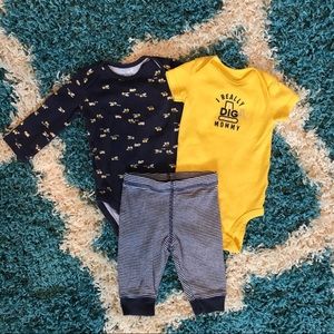 🔹2/$12🔹 3 mo Carter’s dump truck marching set